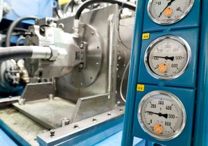 Eine Axialkolbenpumpe während des Prüfstandslaufs