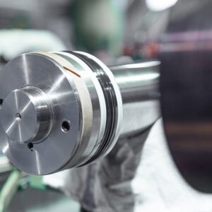 Die Dichtungen am Kolben des Hydraulikzylinders werden erneuert Die Dichtungen am Kolben des Hydraulikzylinders werden erneuert