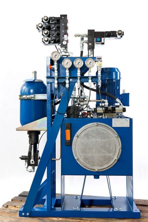 Aggregat für die hydraulische Verstellung des Leitapparats einer Turbine in einem Wasserkraftwerk