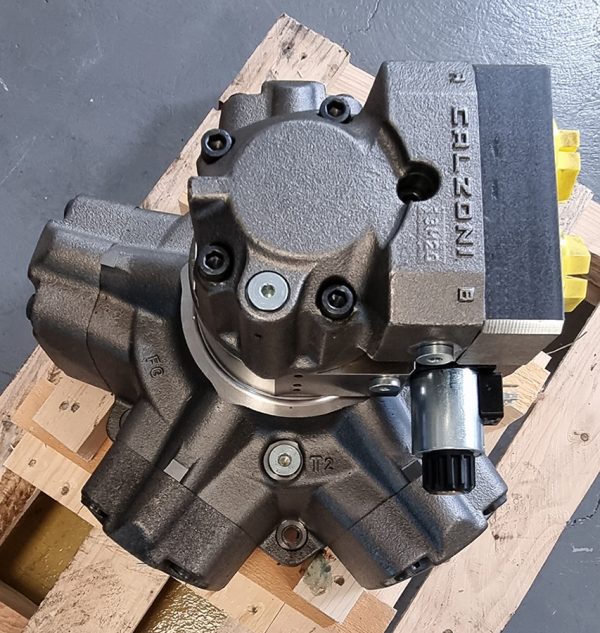 Ein Radialkolbenmotor aus einer Spritzgießmaschine wird zur Instandsetzung angeliefert. Im nächsten Schritt erfolgt die Demontage und Befundung in unserer Werkstatt. Dann erhält der Kunde einen Kostenvoranschlag. Ein Radialkolbenmotor aus einer Spritzgießmaschine wird zur Instandsetzung angeliefert. Im nächsten Schritt erfolgt die Demontage und Befundung in unserer Werkstatt. Dann erhält der Kunde einen Kostenvoranschlag.