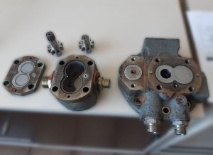 Eine Pumpe Uchida-Rexroth Typ AP2D14LV1RS6 wird befundet Eine Pumpe Uchida-Rexroth Typ AP2D14LV1RS6 wird befundet