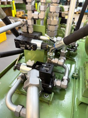 Die Ventile und die Schlauchleitungen werden erneuert; ebenso die Rohrleitungen soweit erforderlich. Die Ventile und die Schlauchleitungen werden erneuert; ebenso die Rohrleitungen soweit erforderlich.